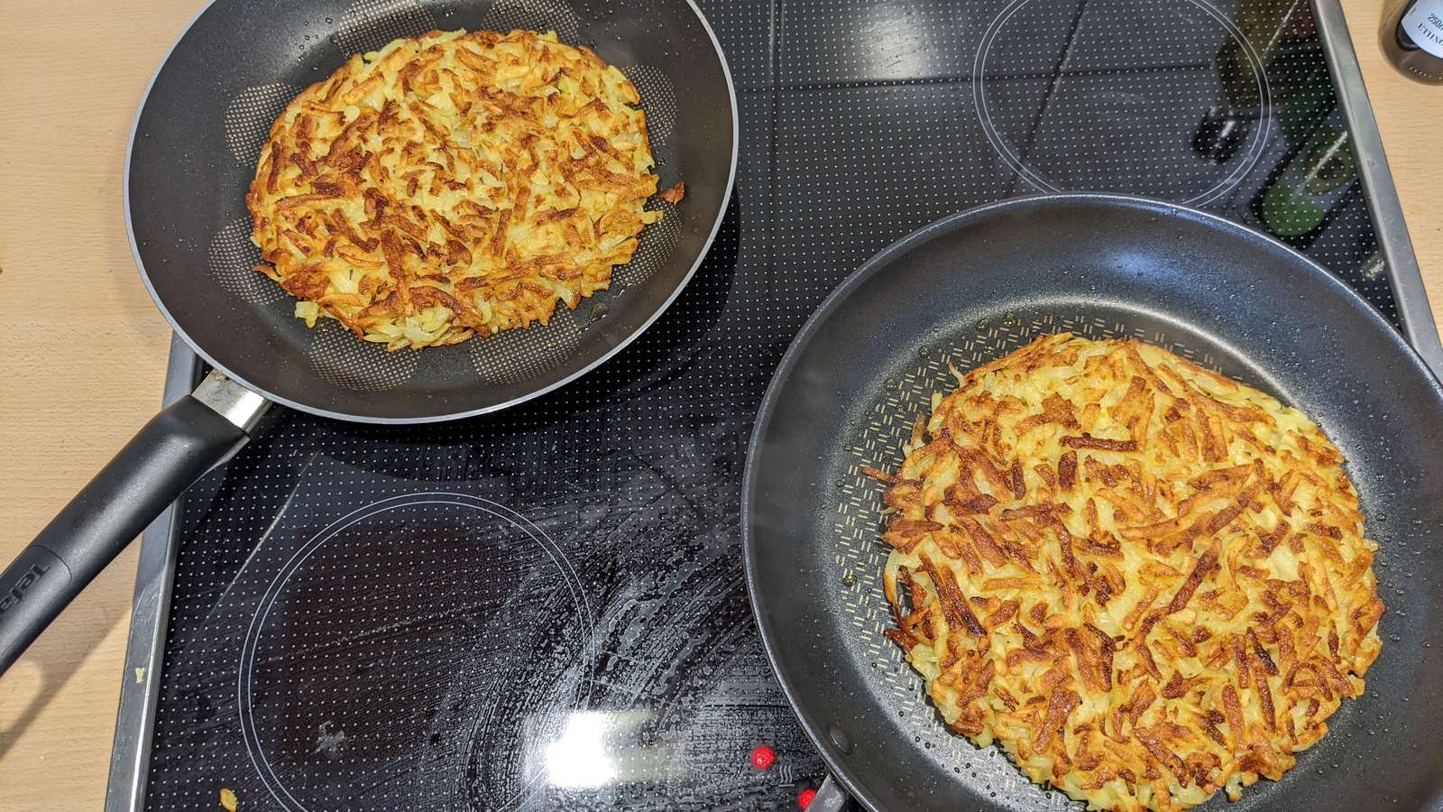 Kartoffelrösti mit Salat