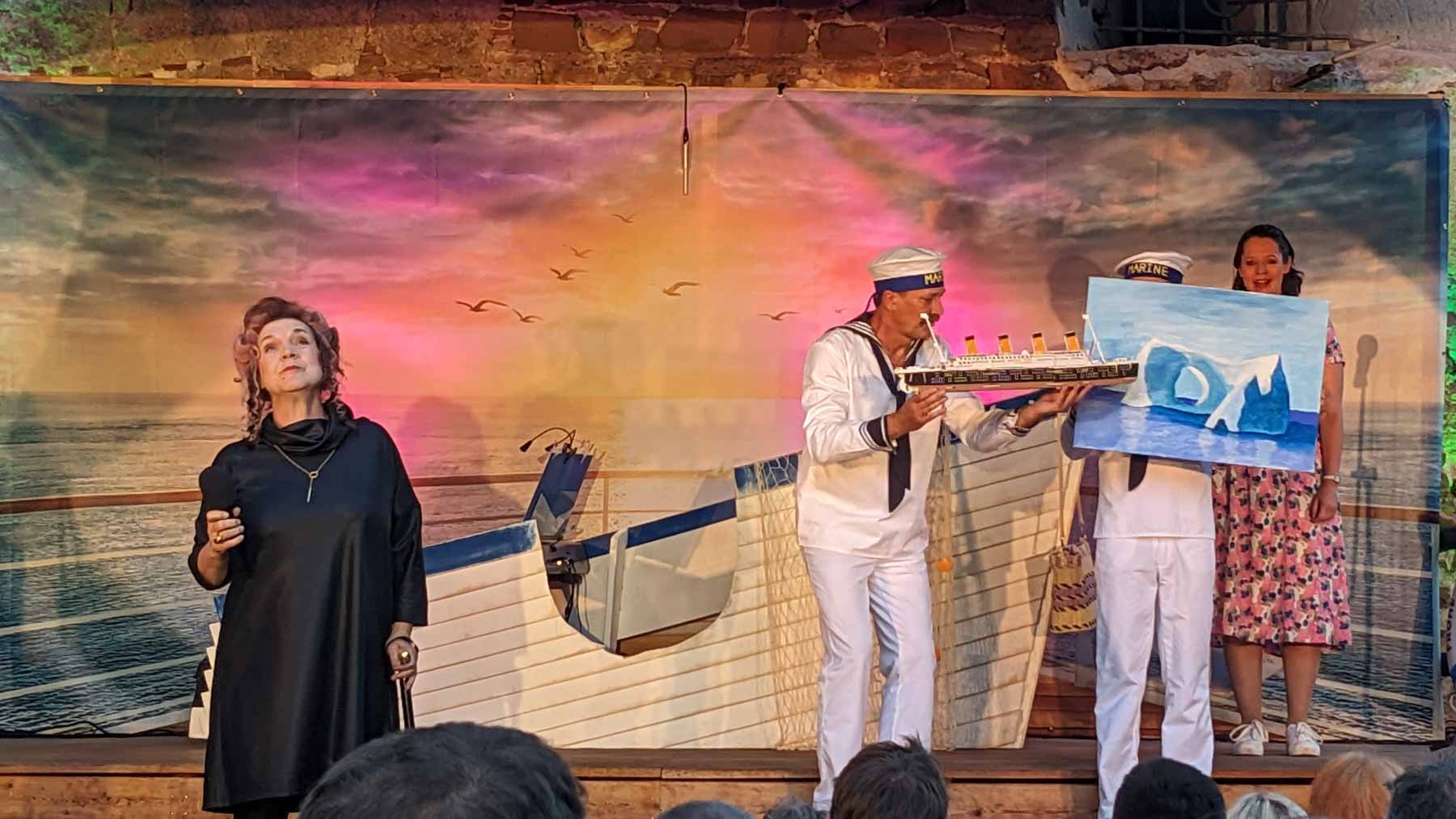 Die Titanic rammt den Eisenberg