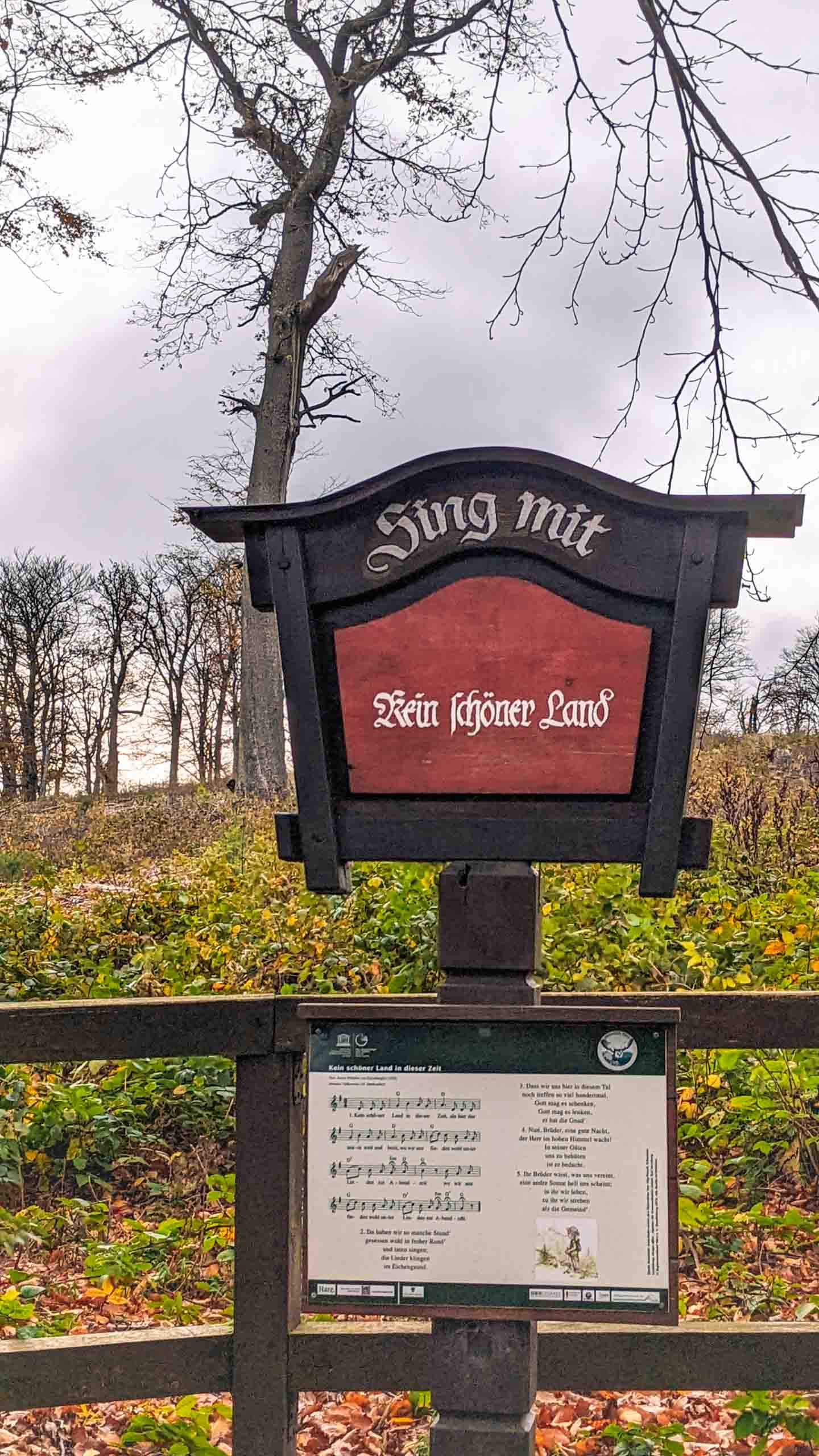 Die Straße der Lieder als Aufstieg zum Josephskreuz