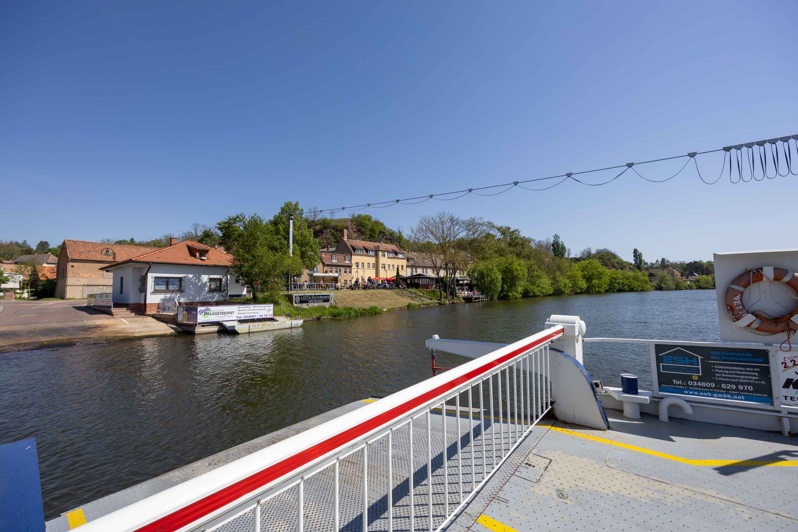 Nur noch schnell mit der E-Fähre übersetzen