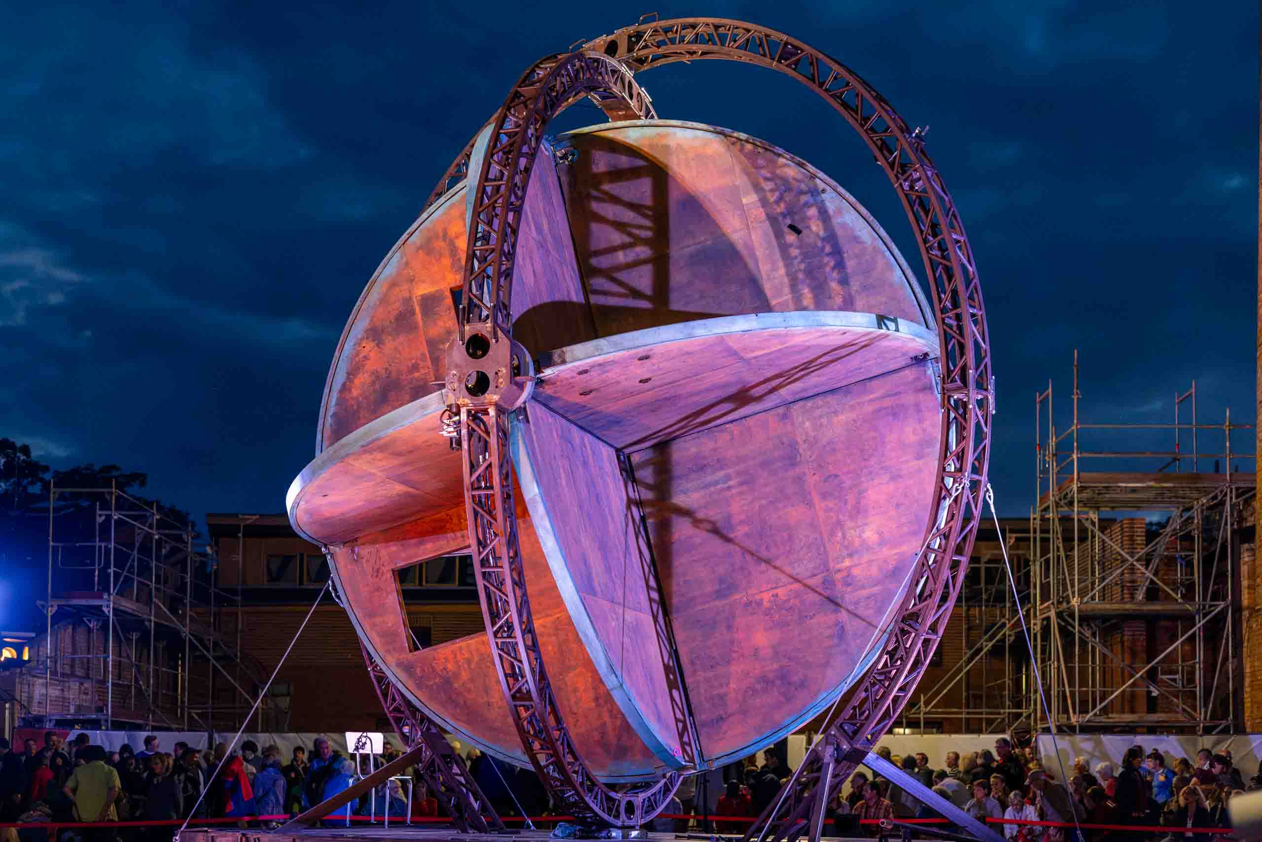 Theater Titanick Upside Down