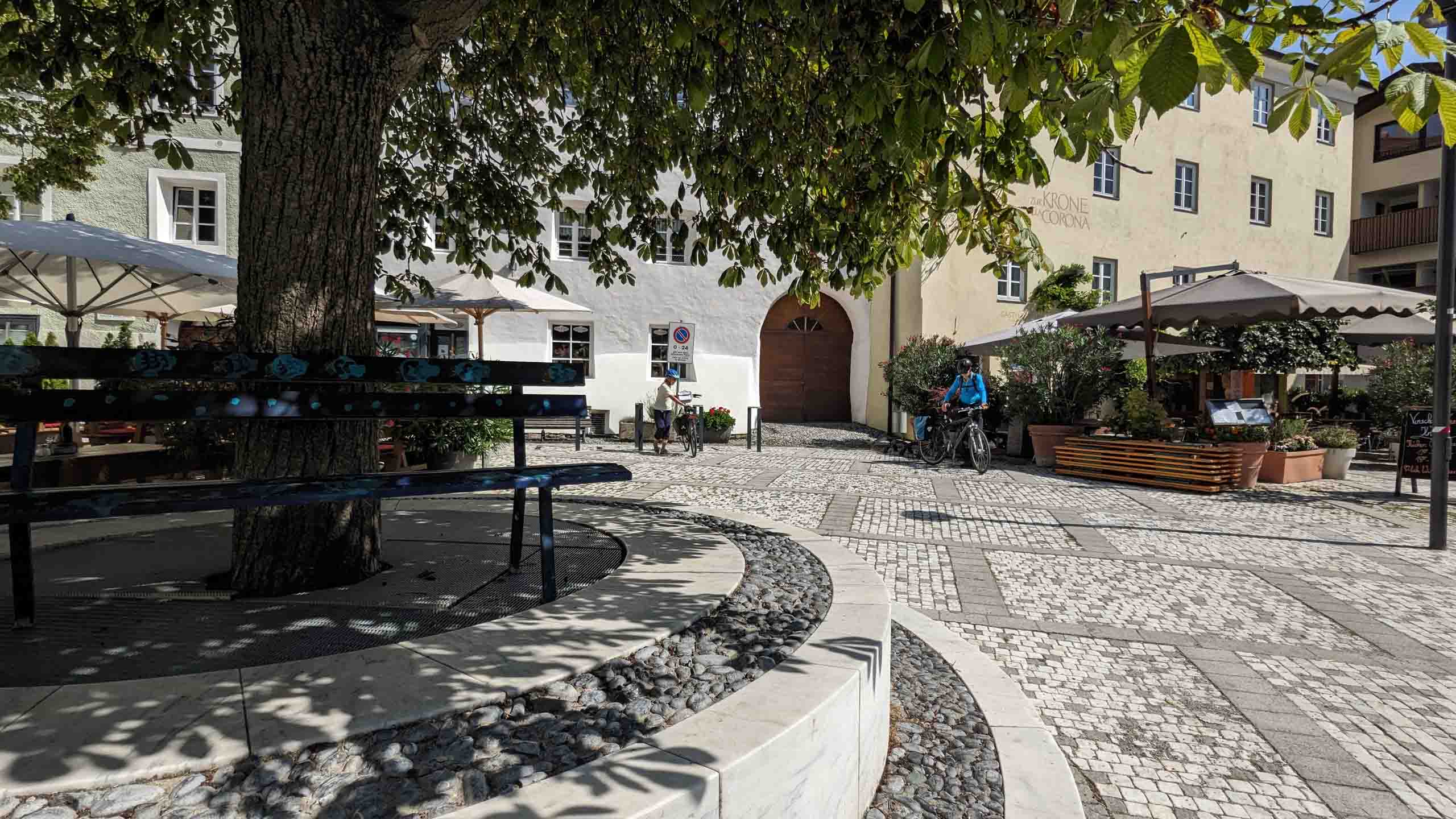 Marktplatz in Laas - alles mit Marmor gepflastert