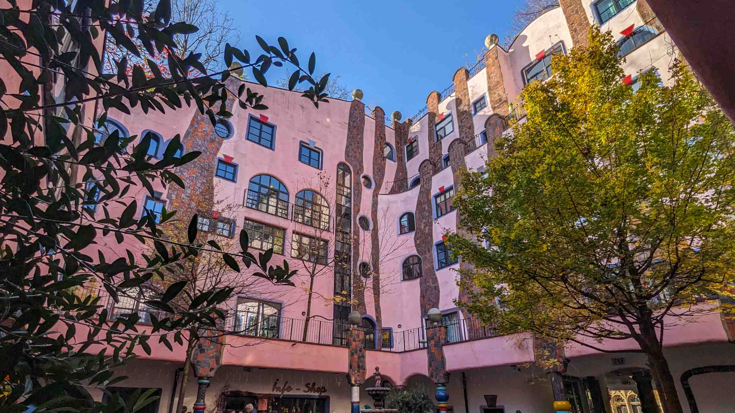 Fertiggestellt wurde es im Jahr 2005