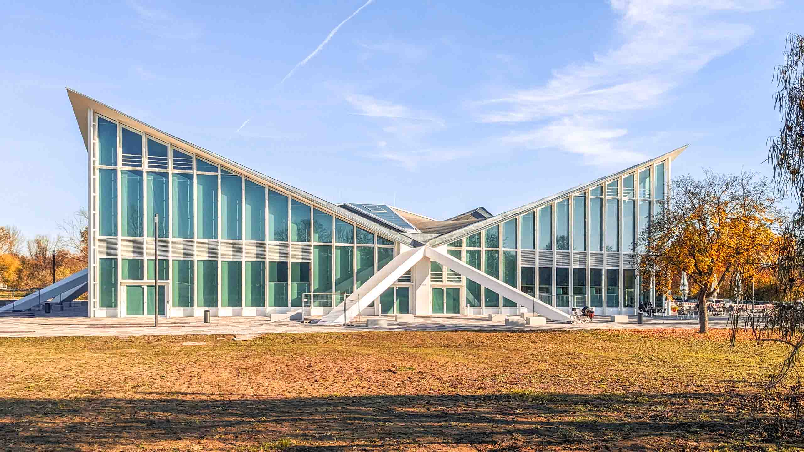 Hyparschale als  vierfache hyperbolische Paraboloidschale