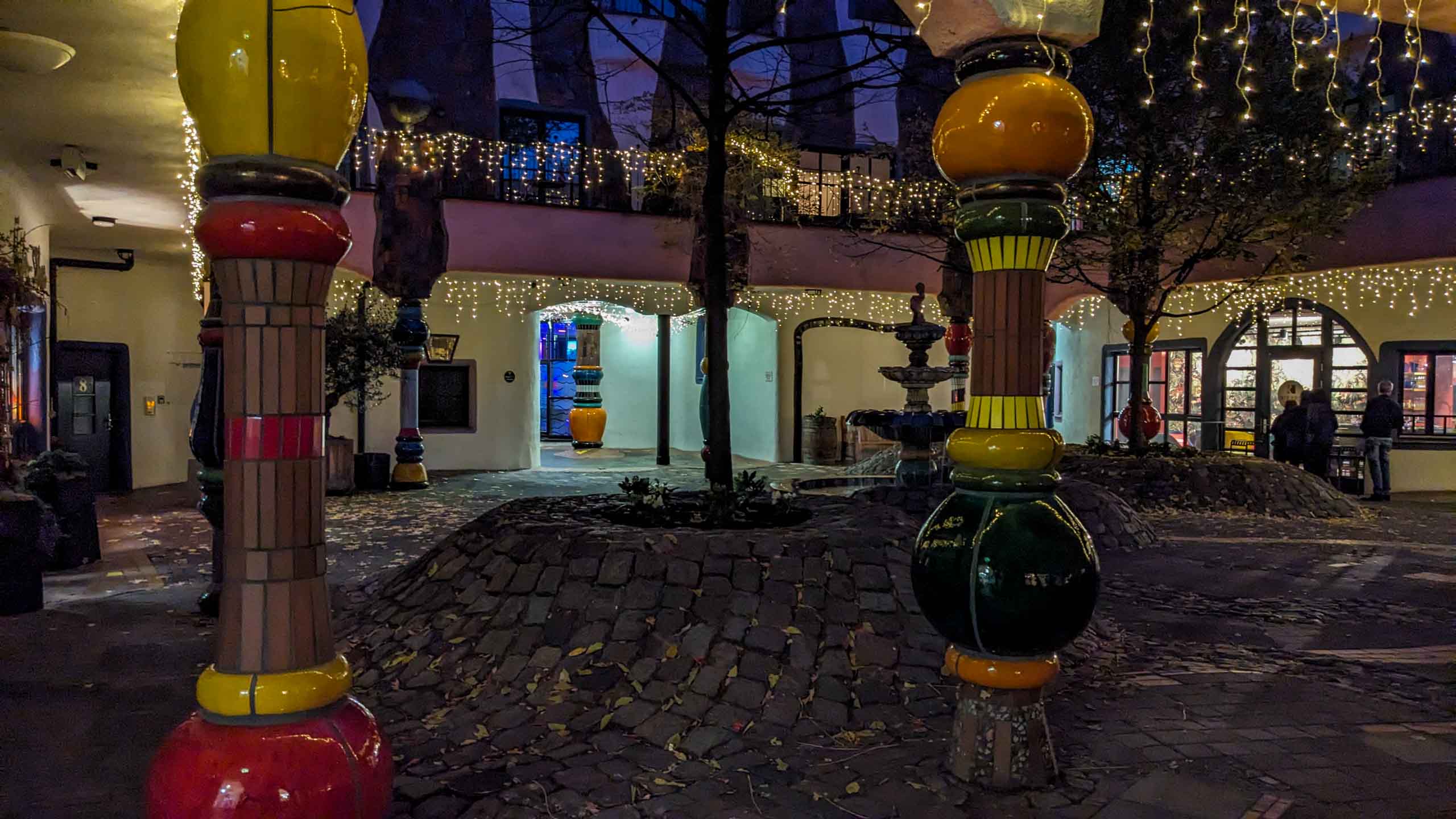 Innenhof Hundertwasserhaus