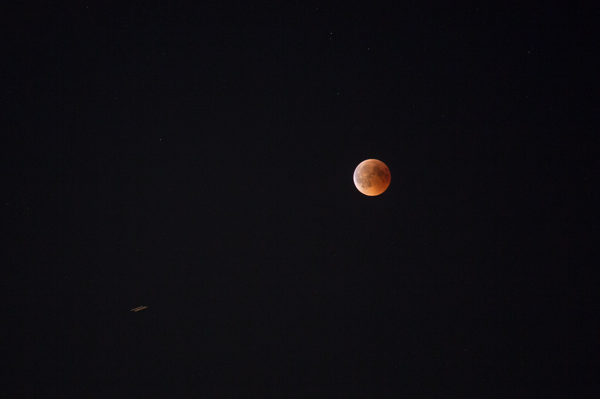 Was fliegt denn da links unten?