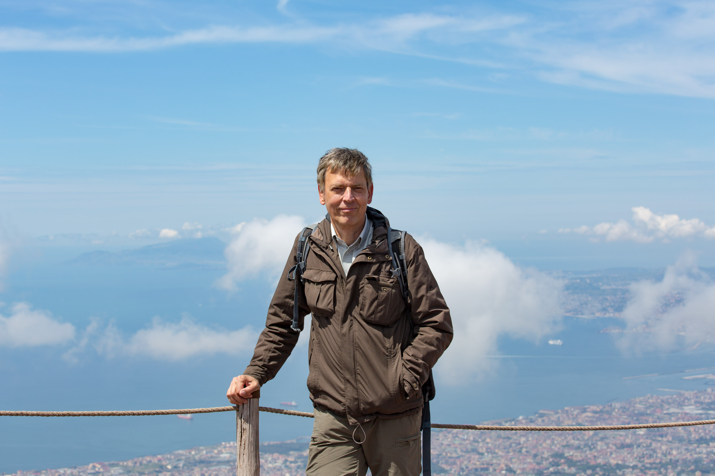 Peter über den Wolken