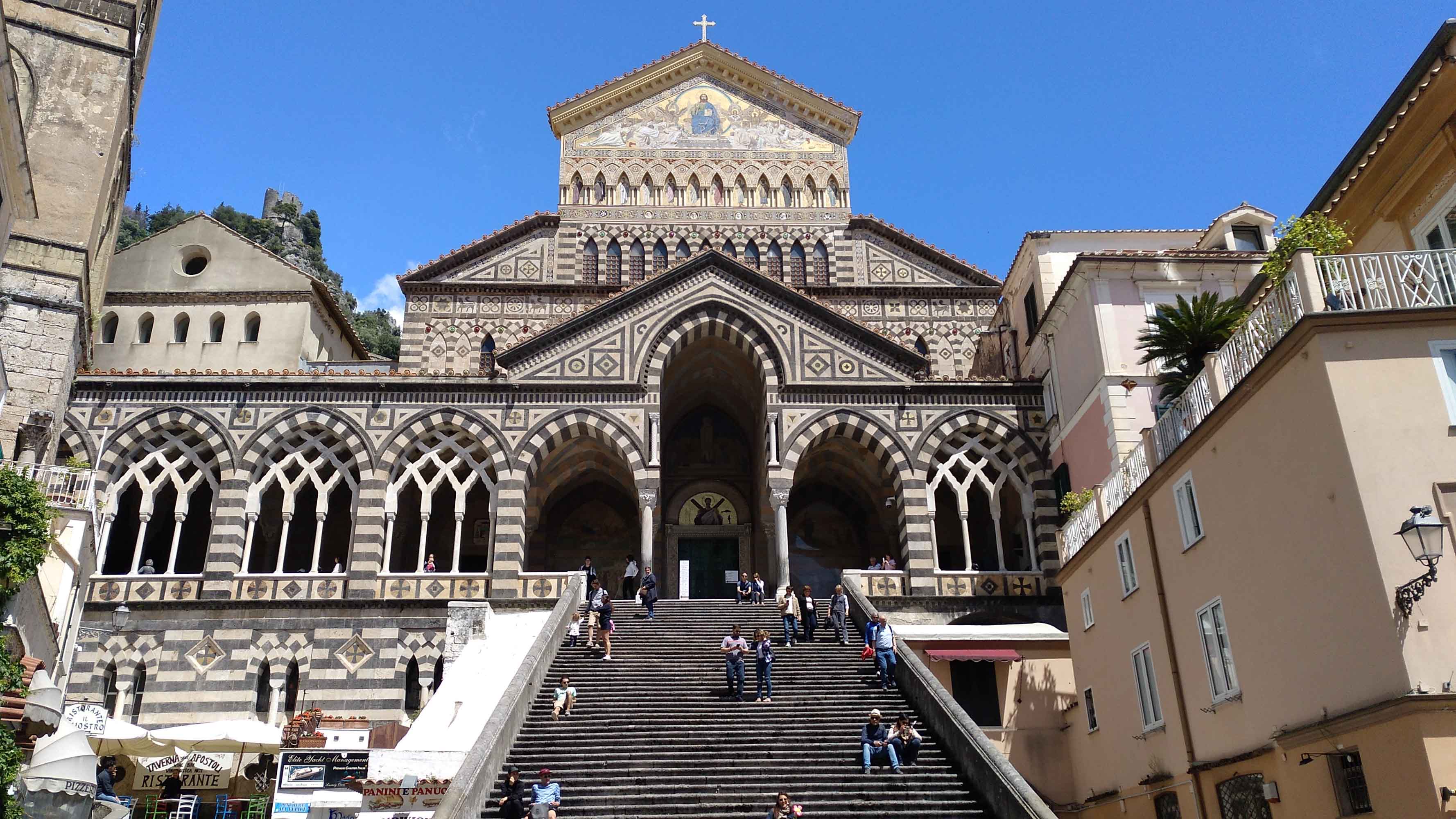 Die berühmte Treppe zum Dom von Amalfi