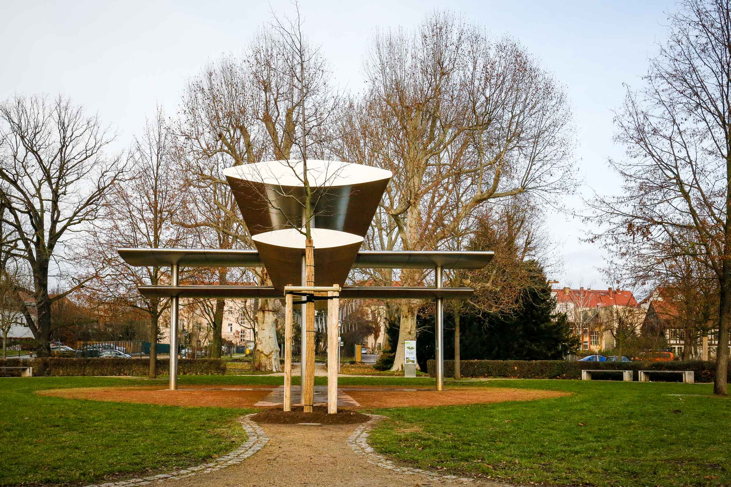 Kreuz im Luthergarten