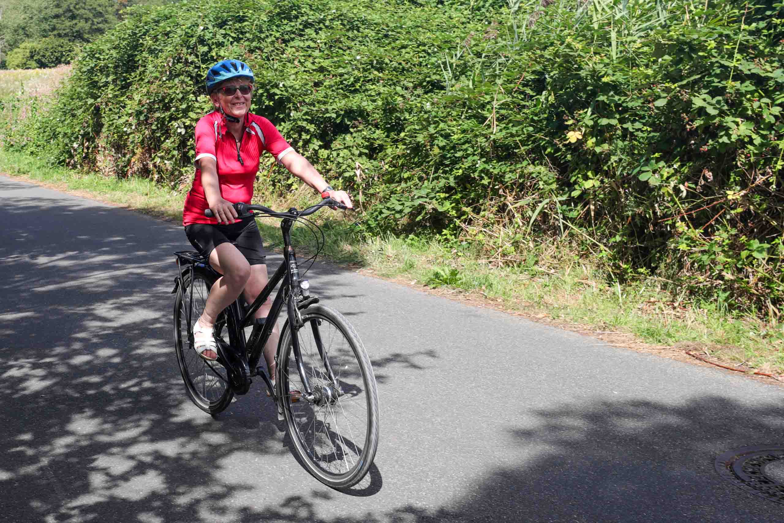 Sie trägt heute das rote Trikot