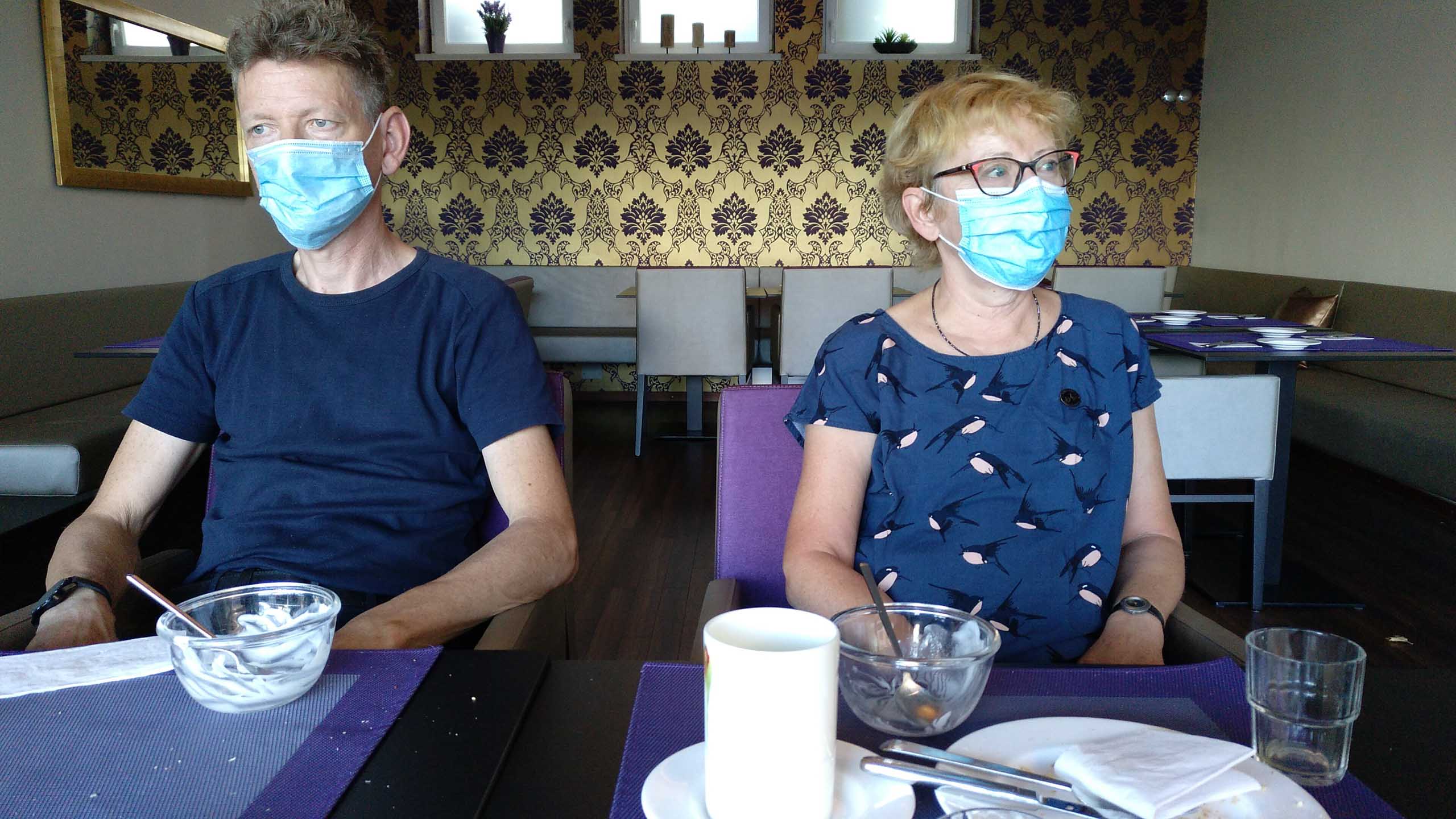 Warum heißt das Hotel  "Vis-A- Vis" ?!