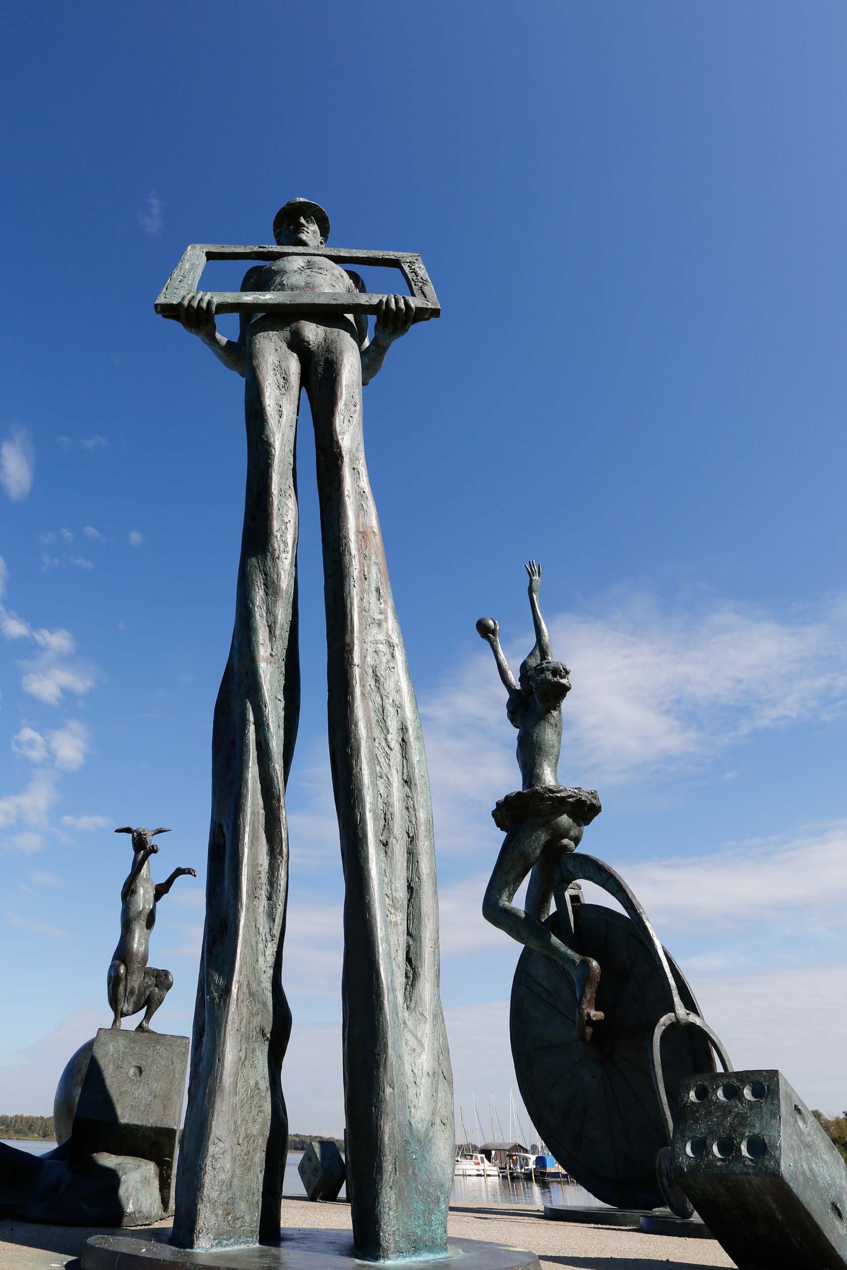 Figurengruppe "Der Zirkus kommt"  -    Stadthafen Ribnitz