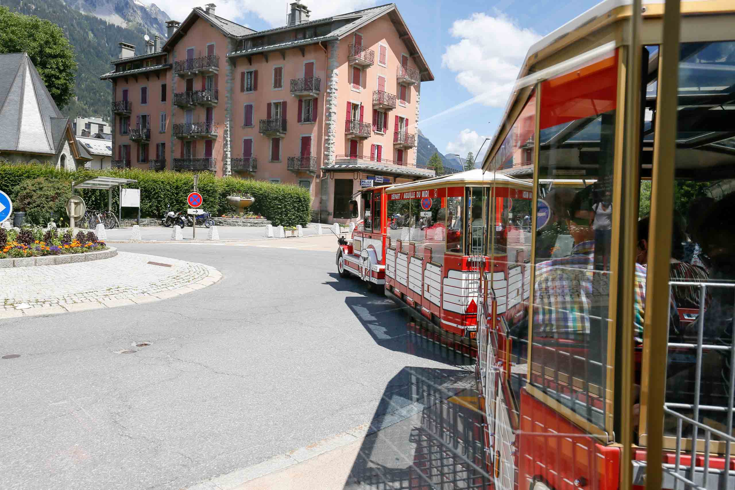 Kurze Stadtrundfahrt durch Chamonix