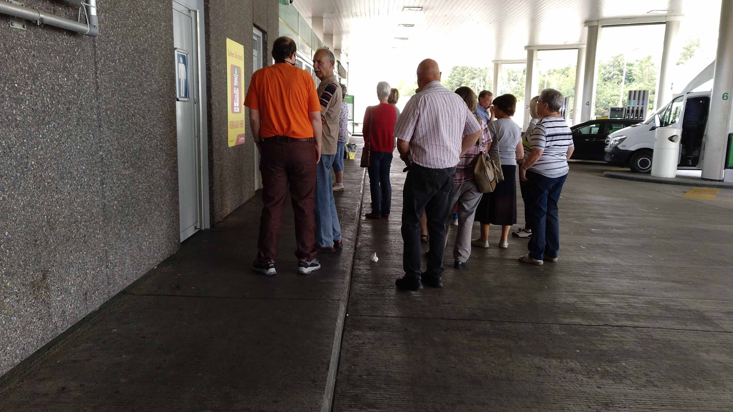 Toilettentür beim Bushalt