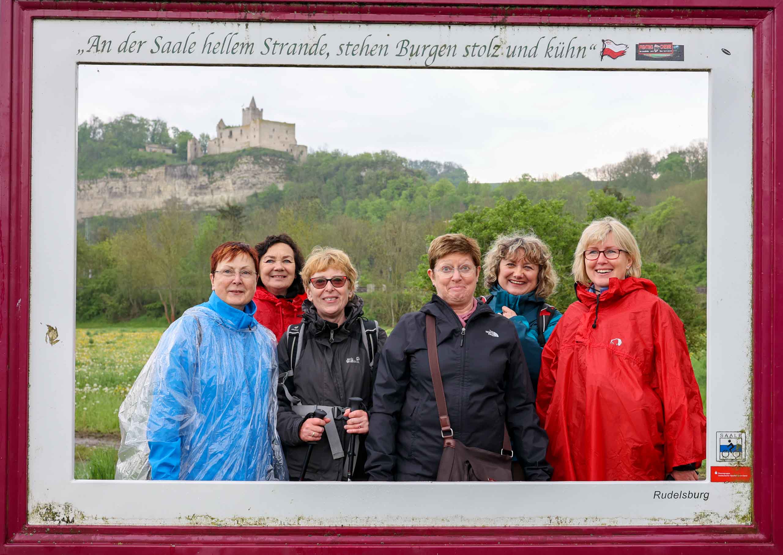 ...wie auch die Damen mit Rahmen