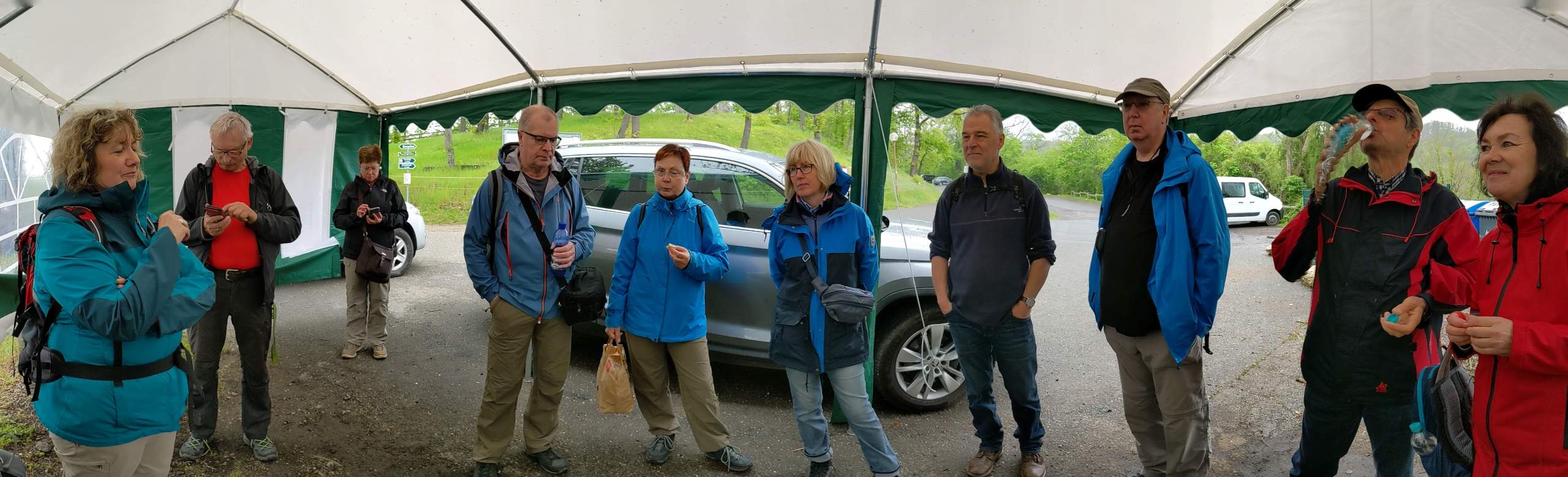 Nun müssen wir uns doch unterstellen