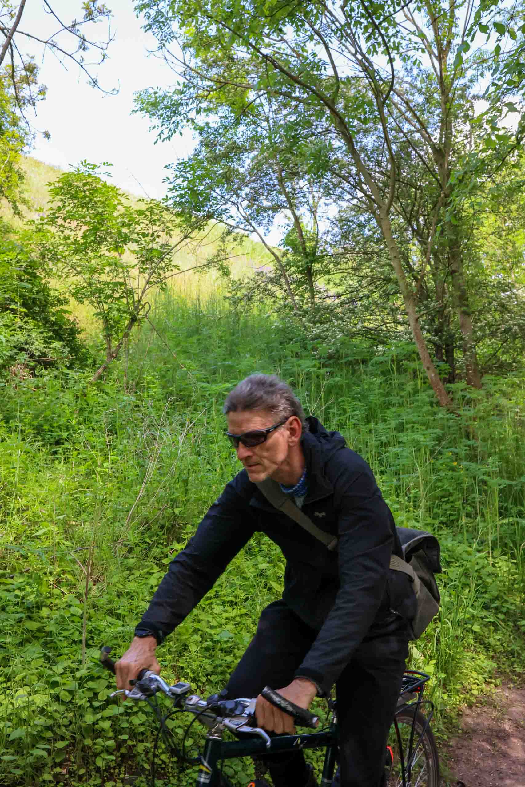 Viel Gegenverkehr auf dem schmalen Weg