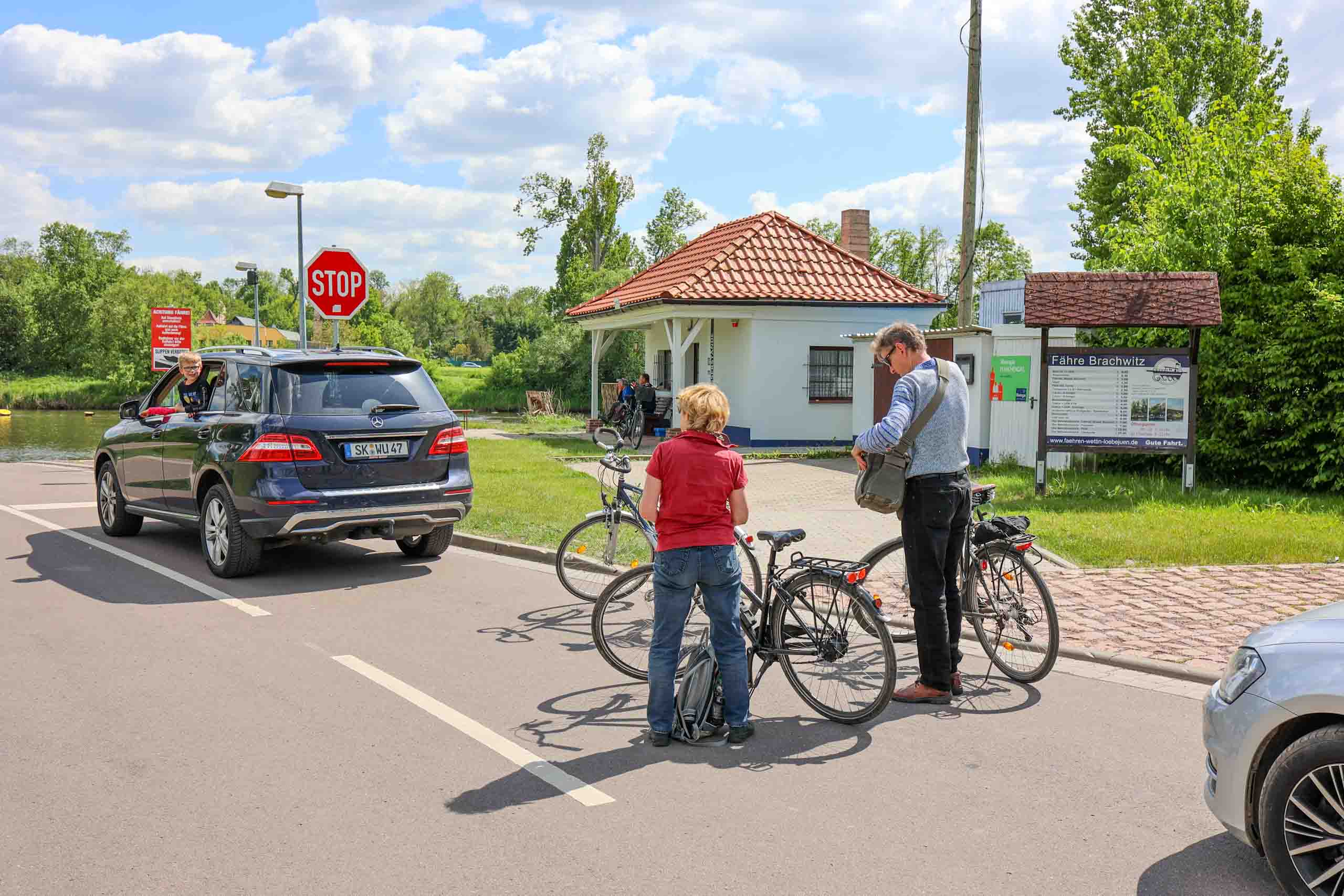 Warteschlange an der Fähre