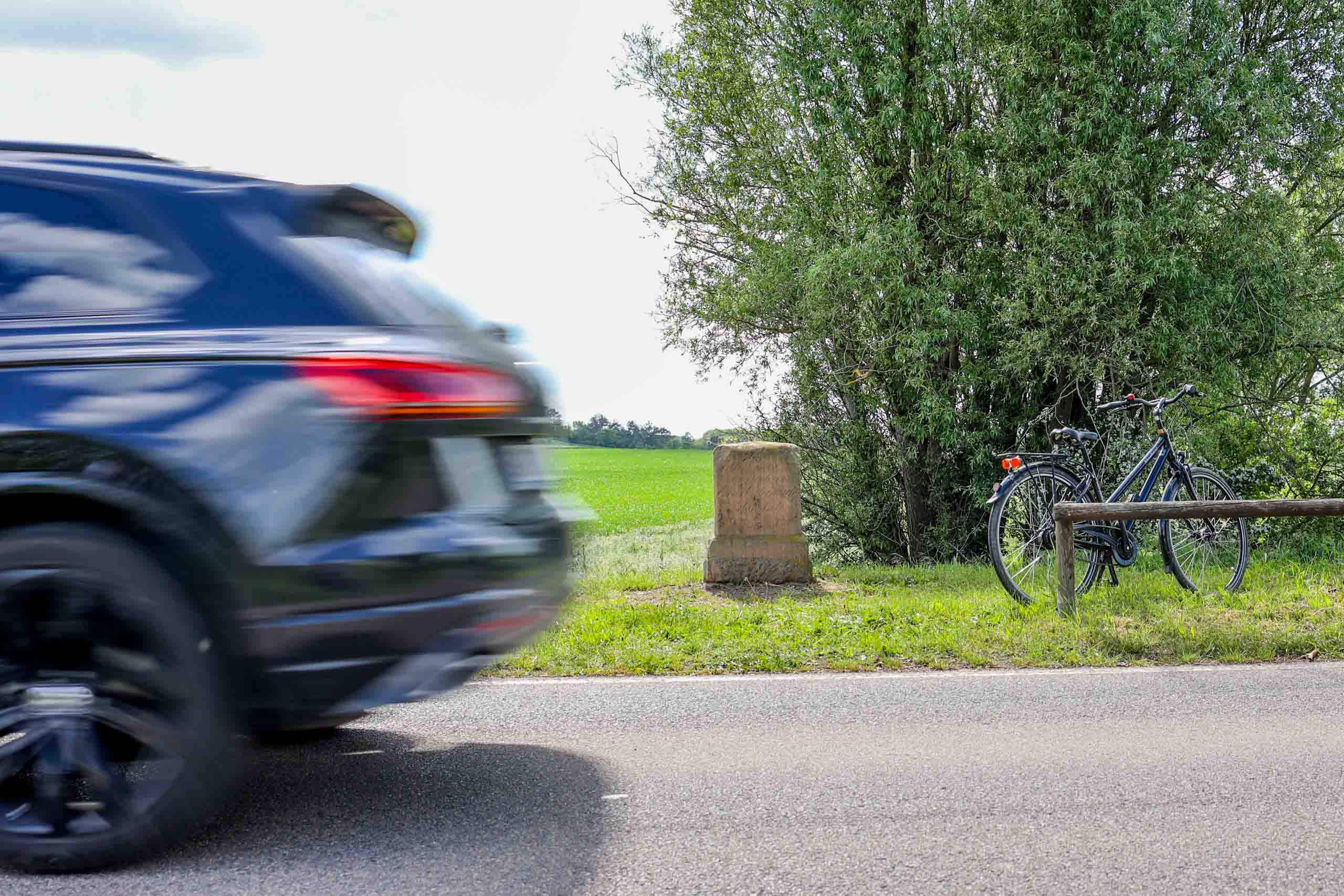 Ein schicksalsträchtiger Ort neben der Straße