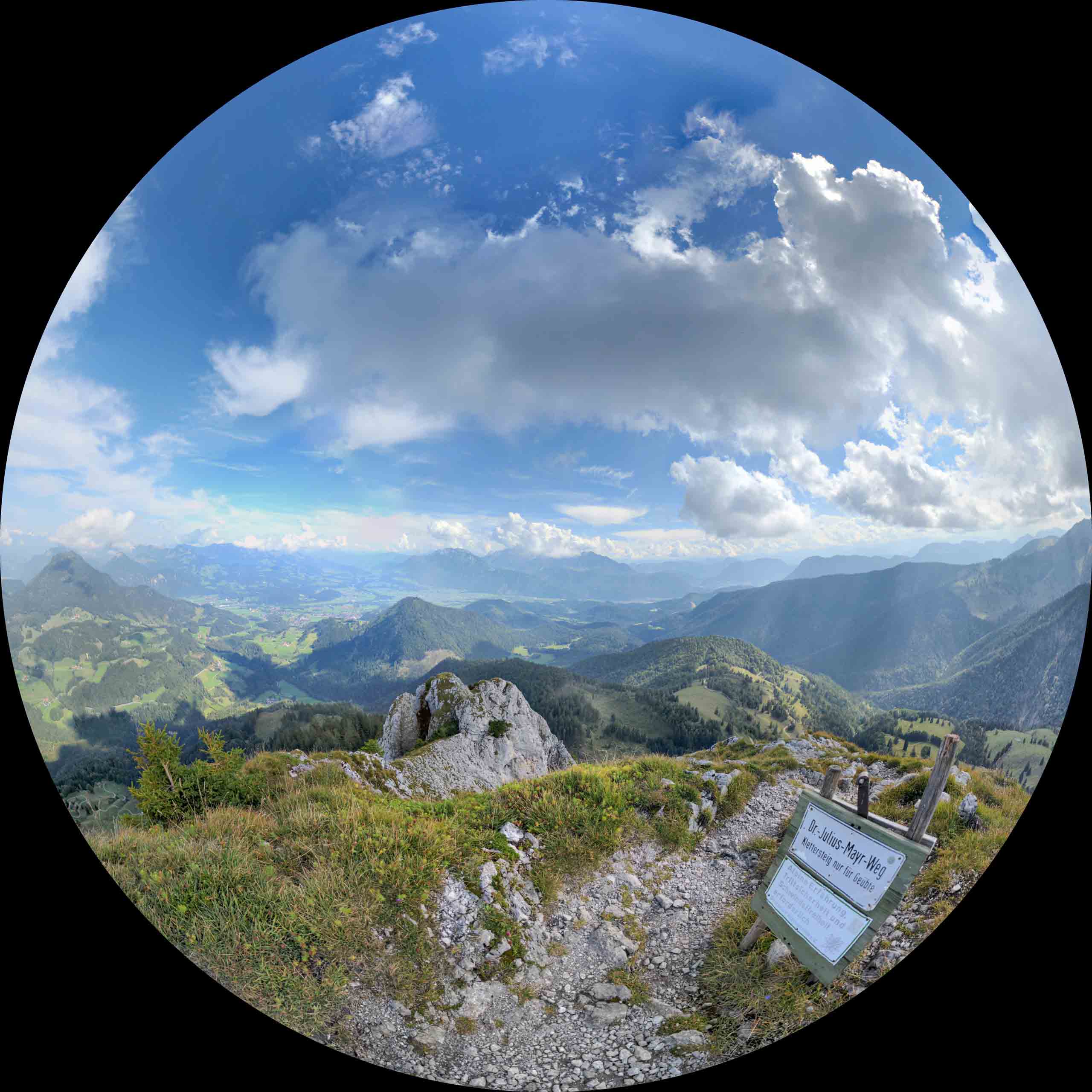 Für schwindelfreie Kletterer:  Dr.-Julius-Mayr-Weg