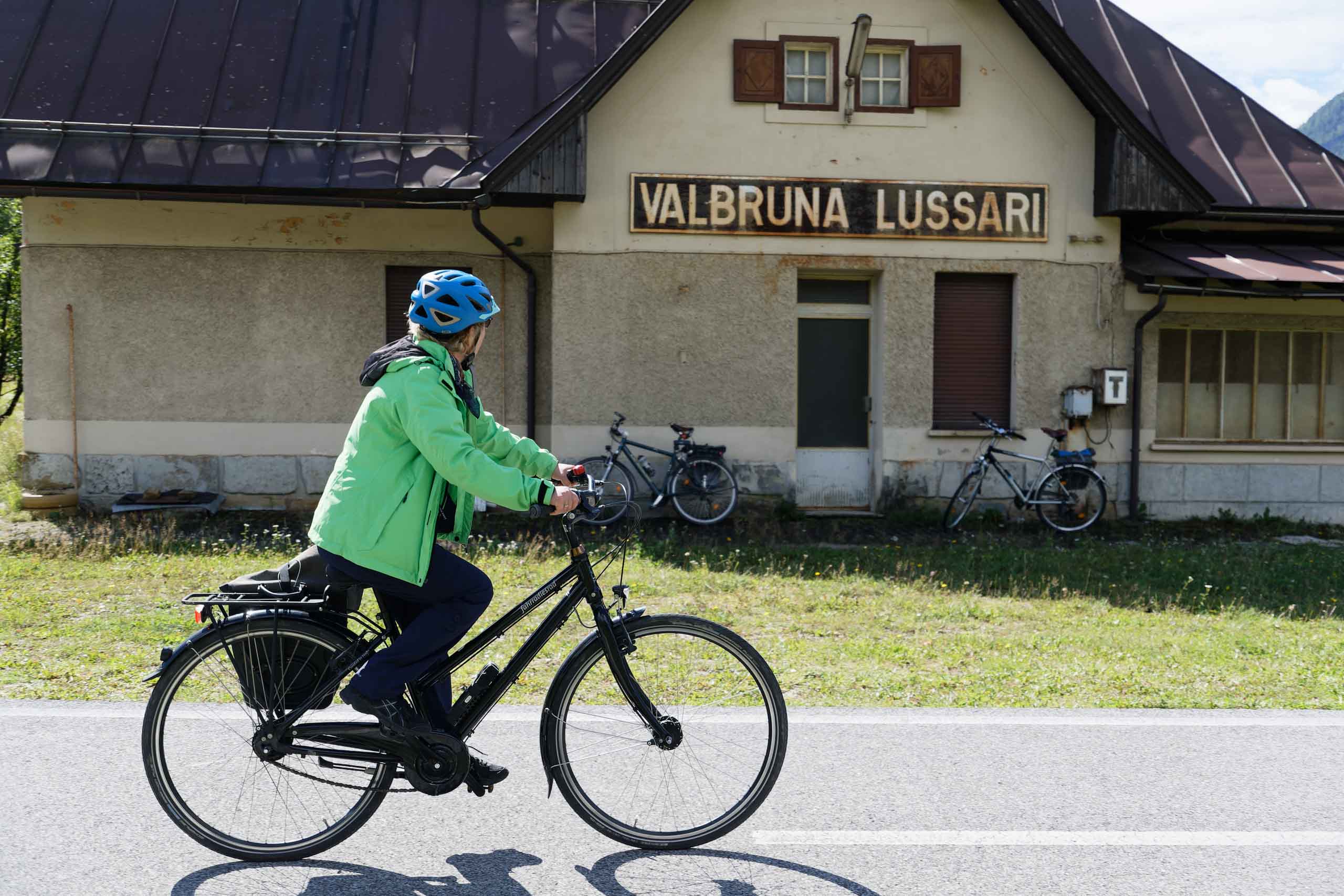 Alte Bahnstationen gibt es noch viele an der Strecke