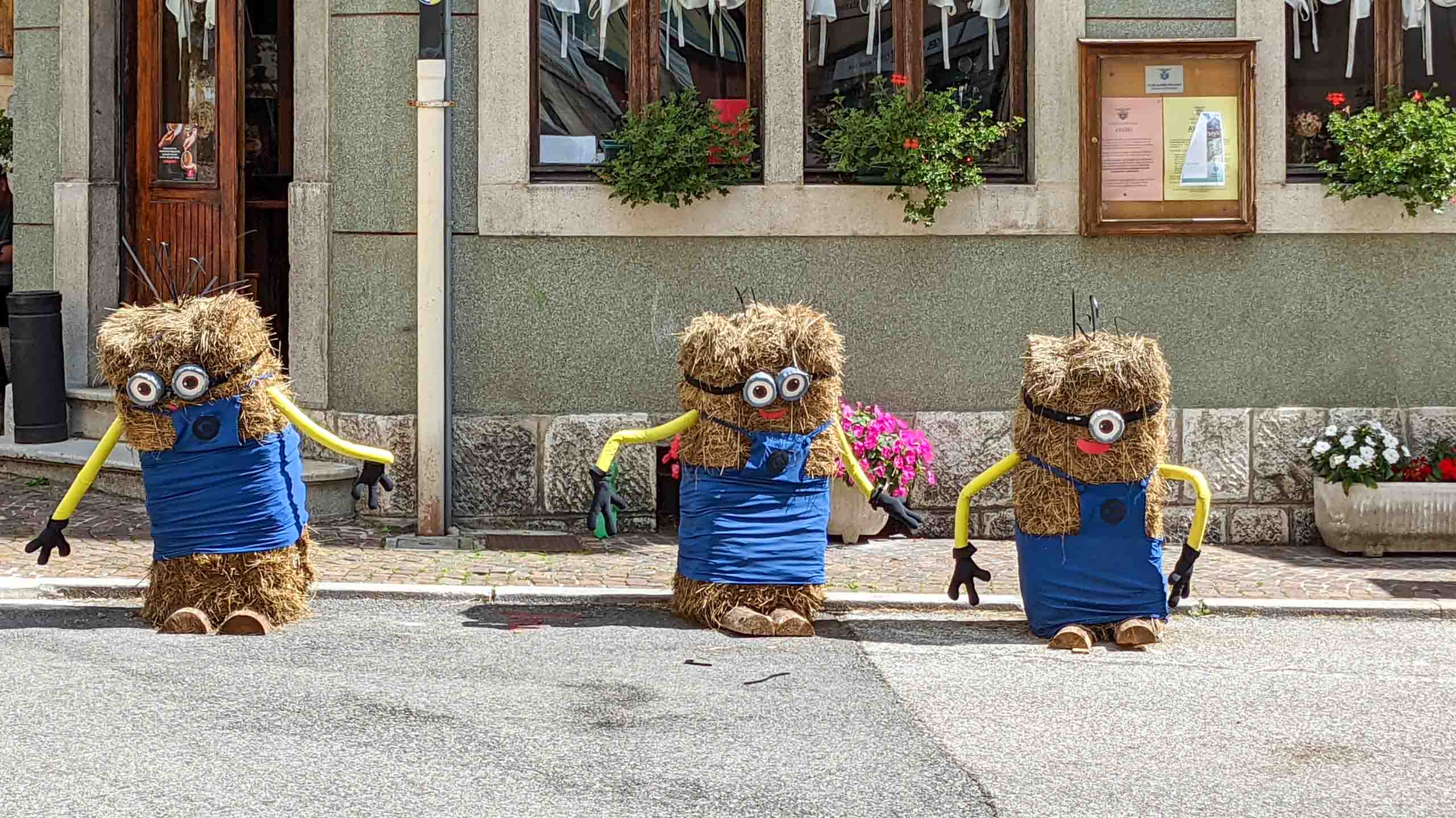 Minions als Wegweiser...