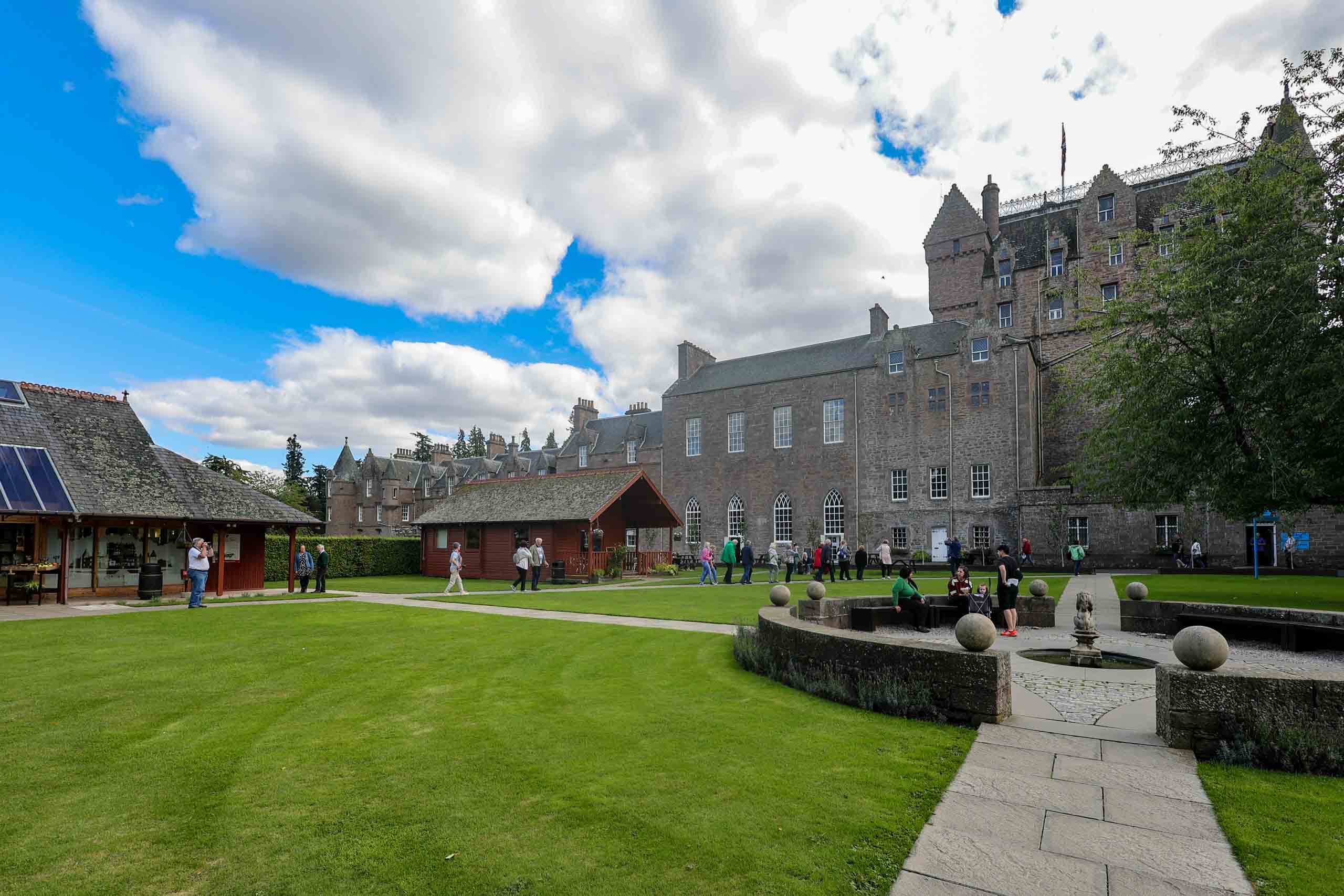 Jetzt sind wir in Glamis Castle