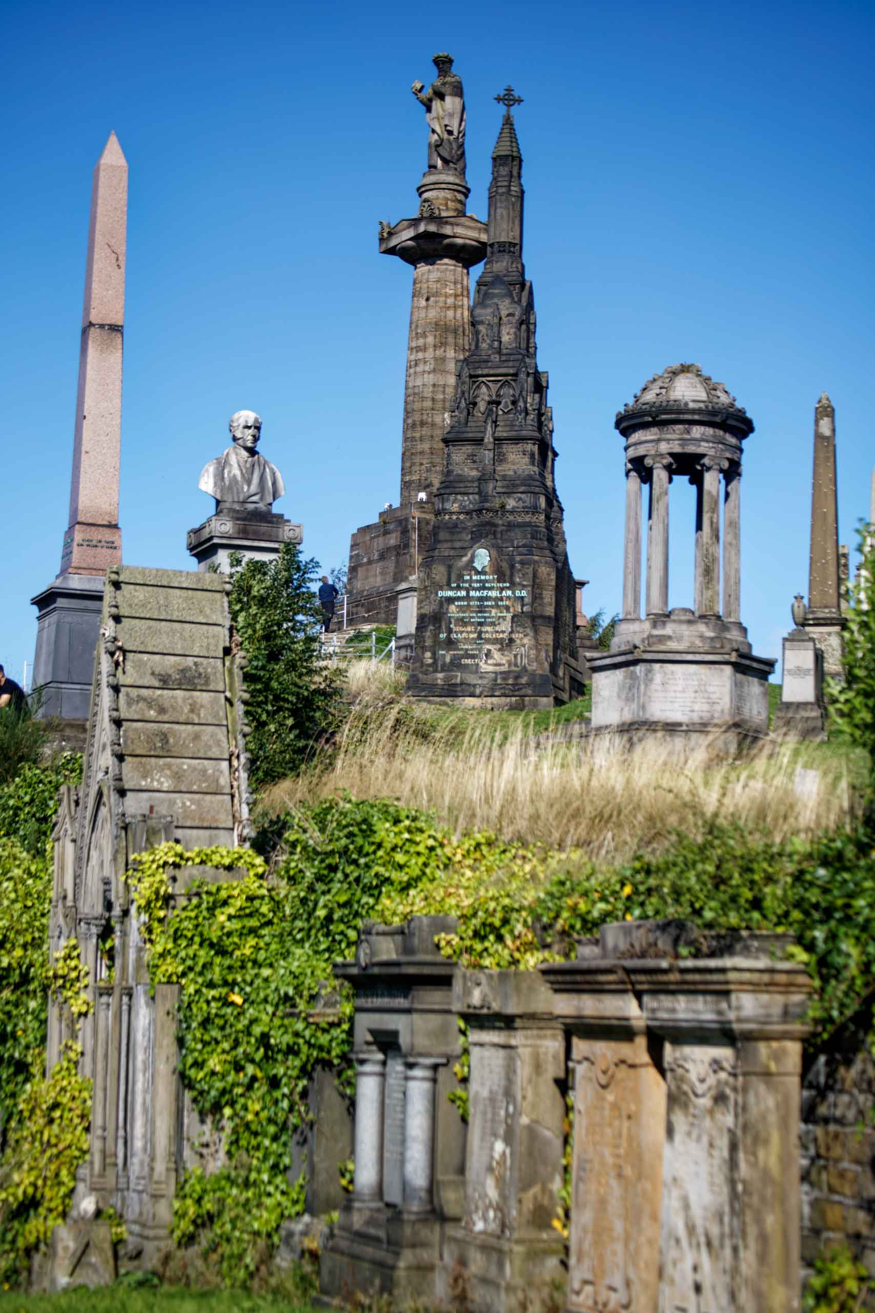 1825 wurde auf dem Hügel ein Denkmal für John Knox errichtet