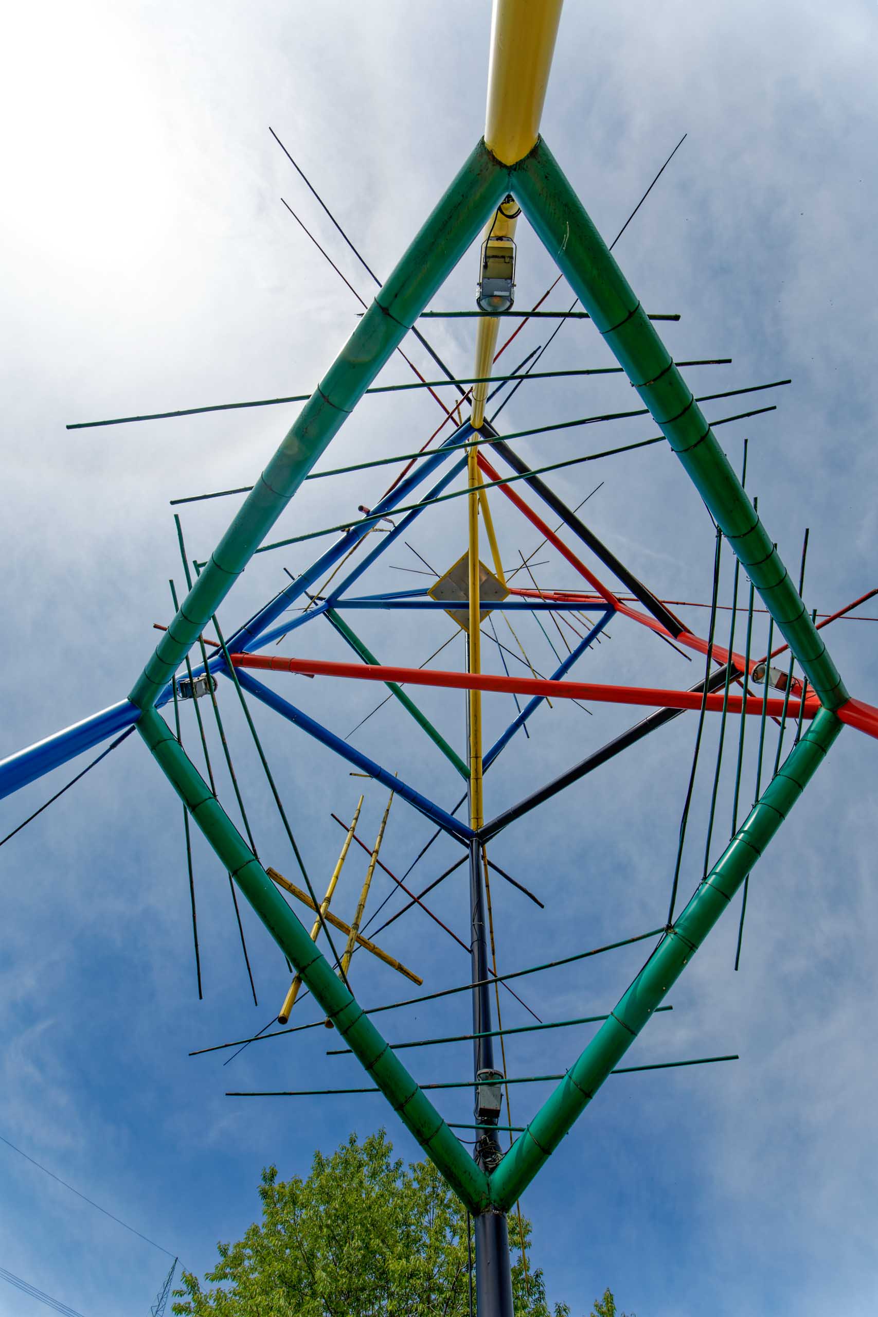 Kunstinstallation von 1999, der Malweise des Künstlers nachempfunden