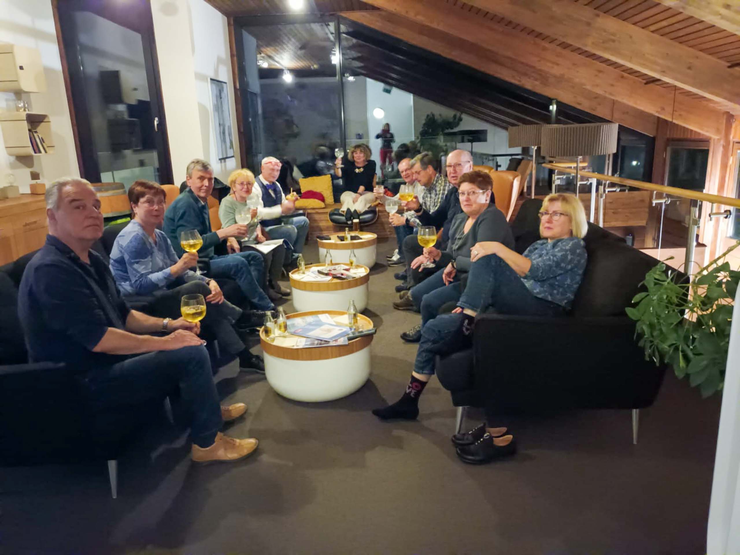 Beisammensein in der Bibliothek