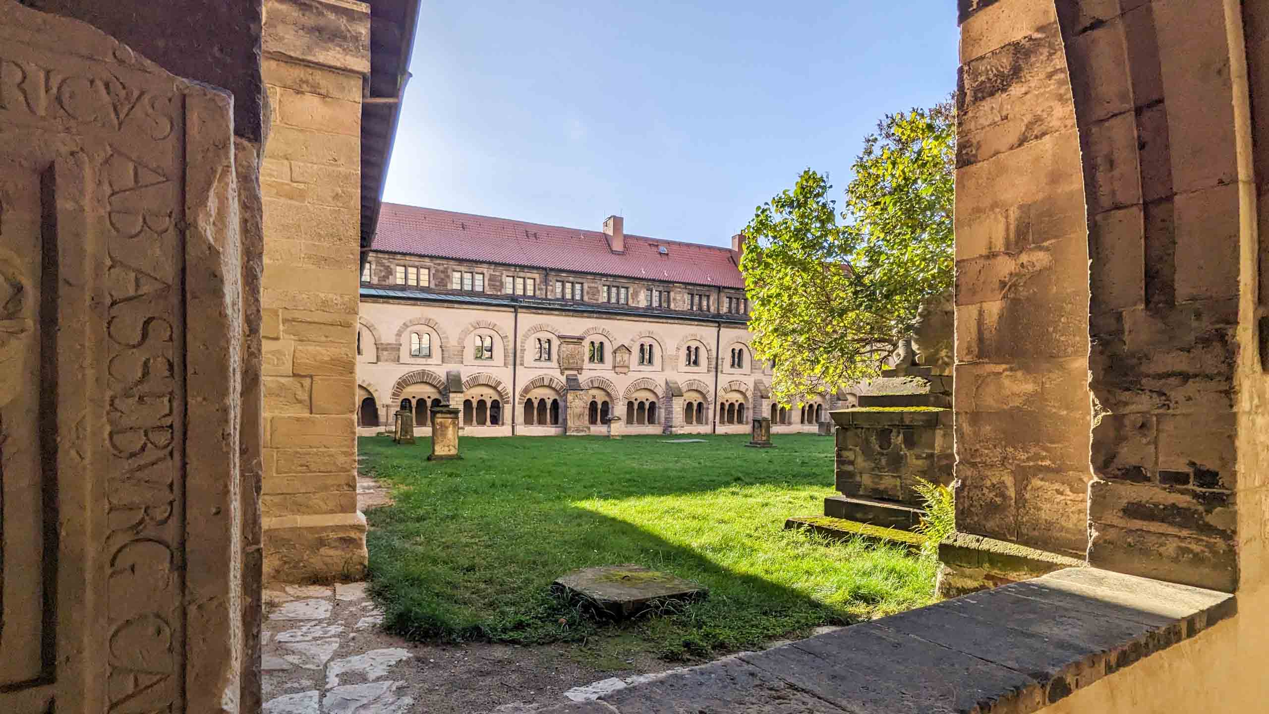 Kreuzgang am Dom