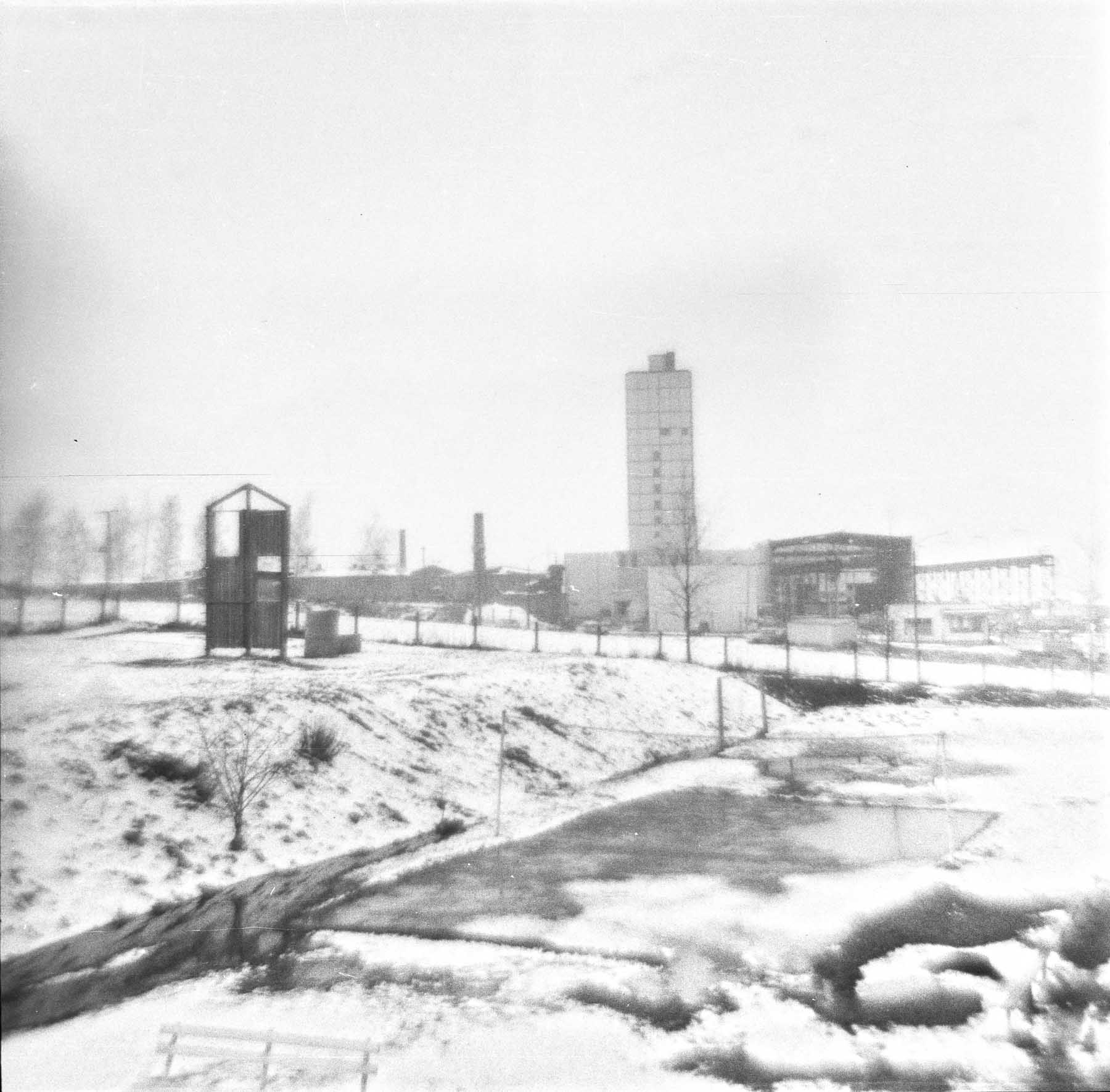 Im Vordergrund eine Sturmbahn